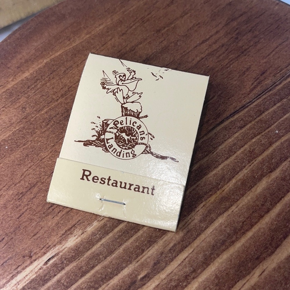 Vintage Pelicans Landing Restaurant Texas Full MATCHBOOK Matches Gordonville.